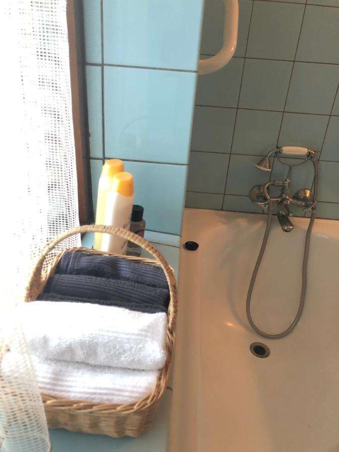 Retro Bolig - Fyldt Med Hygge! Ingen Luksus Apartman Kolind Kültér fotó