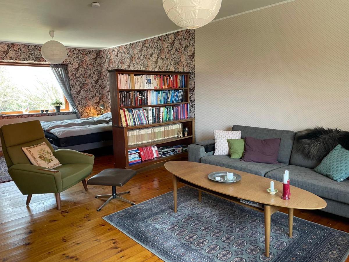 Retro Bolig - Fyldt Med Hygge! Ingen Luksus Apartman Kolind Kültér fotó