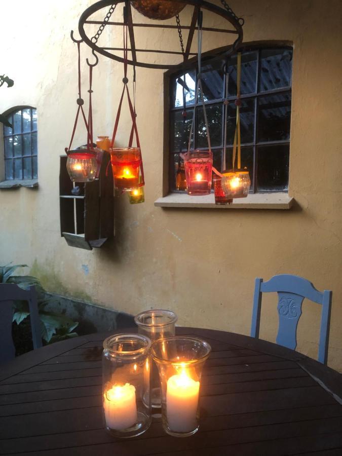 Retro Bolig - Fyldt Med Hygge! Ingen Luksus Apartman Kolind Kültér fotó