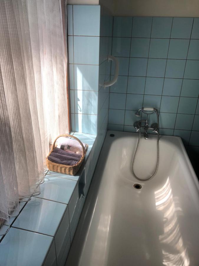 Retro Bolig - Fyldt Med Hygge! Ingen Luksus Apartman Kolind Kültér fotó